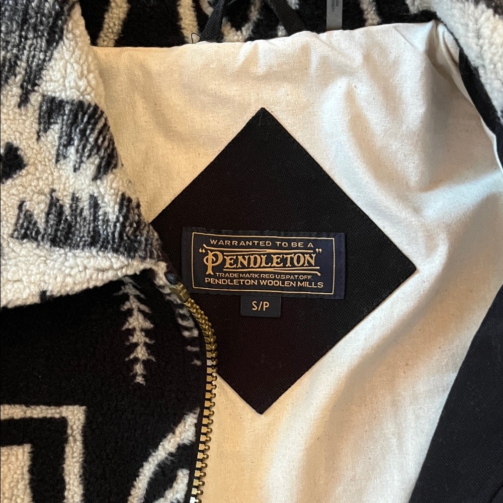 Pendleton Black and White Patterned Jacket - image 2